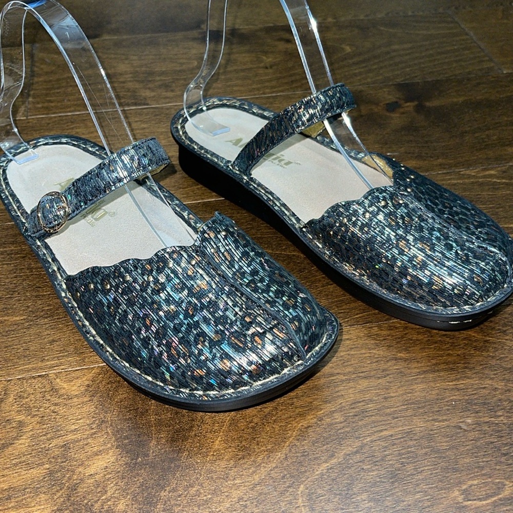 Algeria clogs